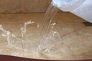 得荣漏水维修 免砸砖防水材料该如何施工